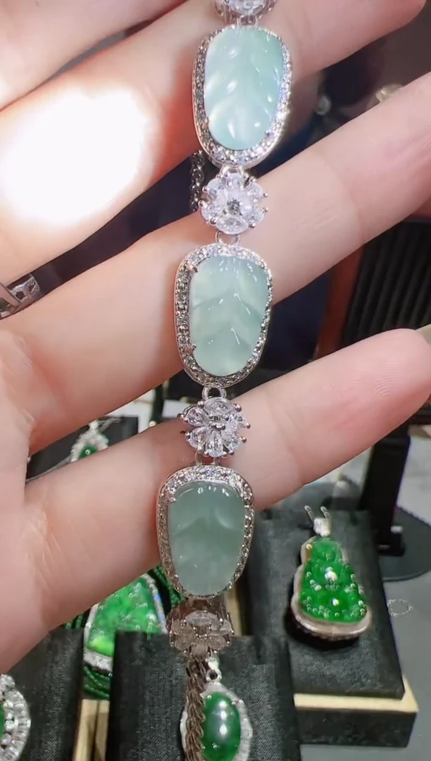 【闪购商品】翡翠手链未镶嵌202511841