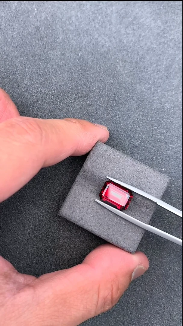 【闪购商品】石榴石裸石未镶嵌6.55克拉