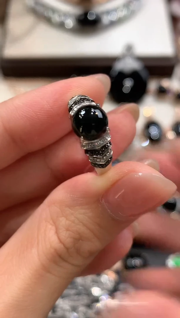 18K金镶嵌戒指翡翠q13