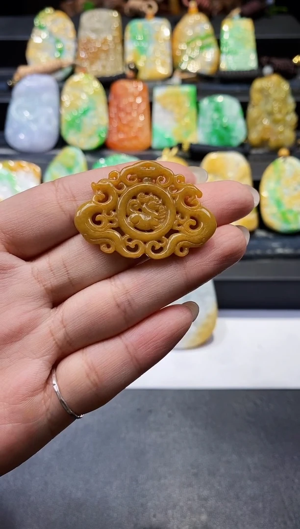 翡翠未镶嵌颈饰翡翠A货