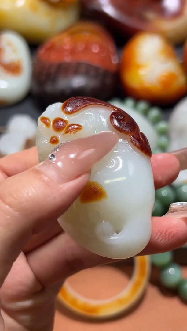 未镶嵌和田玉把件人**戏和田玉