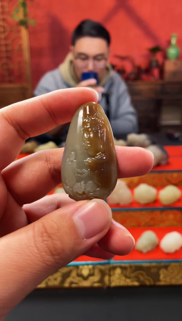 吊坠(赠链)未镶嵌和田玉吊坠