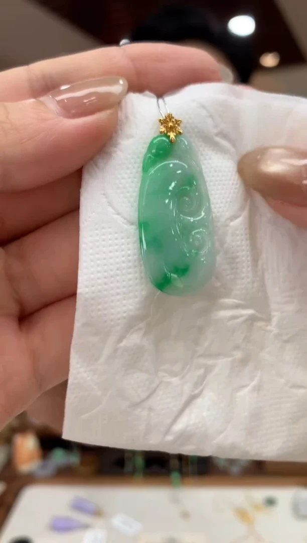 翡翠18K金镶嵌吊坠(不含链)如意