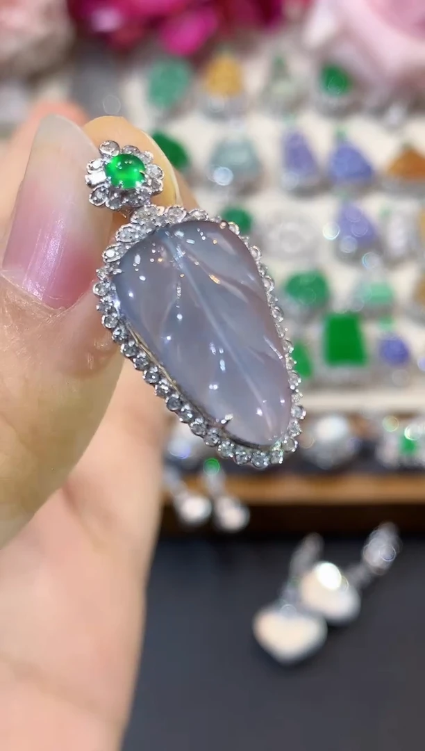 吊坠(不含链)18K金镶嵌翡翠C89