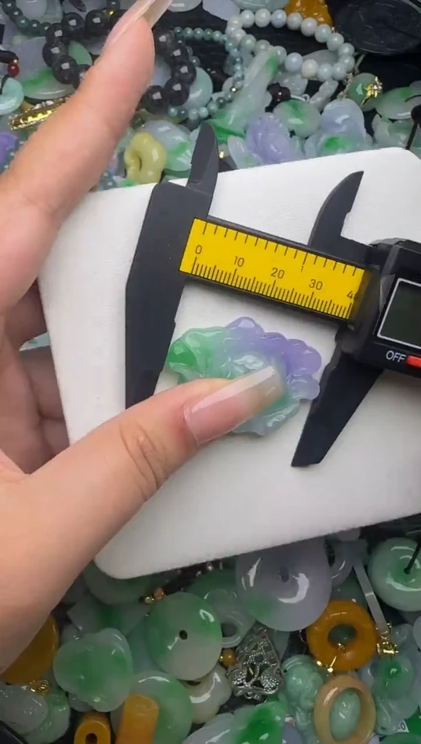 翡翠未镶嵌颈饰天然缅甸翡翠吊坠