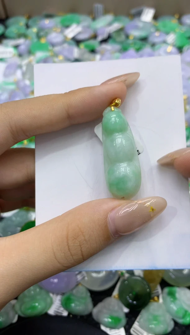 颈饰未镶嵌翡翠天然缅甸翡翠A货