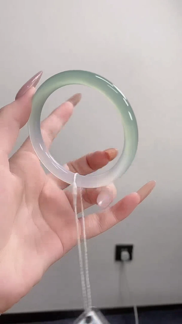 手镯玛瑙/玉髓未镶嵌59-60圆条半山水