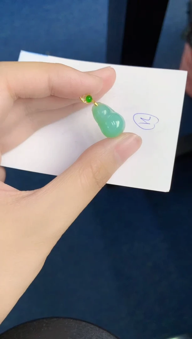 翡翠未镶嵌颈饰天然翡翠緬甸A貨