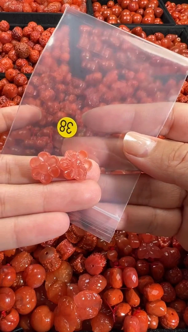 颈饰未镶嵌南红玛瑙1