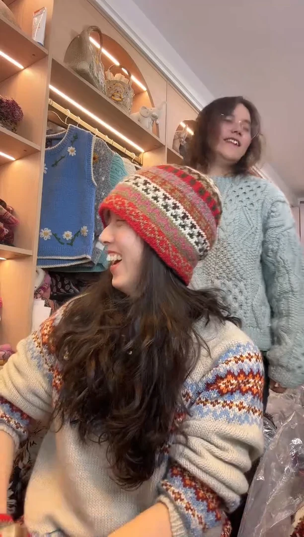 羊毛百羊毛新年款红色冷帽