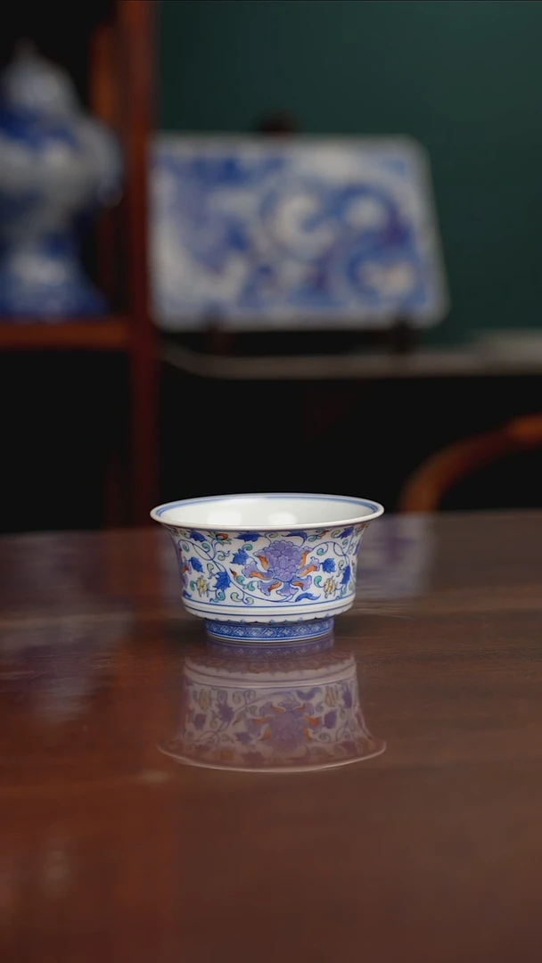 空山明月 新斗彩 缠枝牡丹