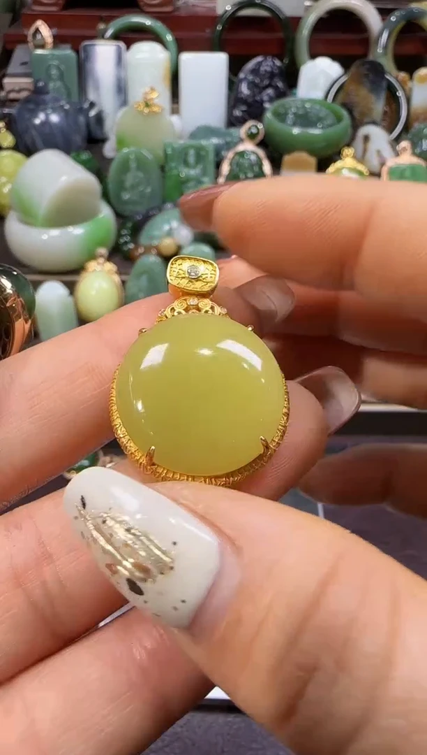 18K金镶嵌和田玉挂件【宏1220】15