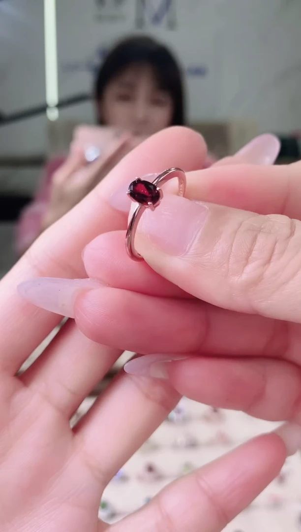 【闪购商品】石榴石戒指银S925镶嵌92-4
