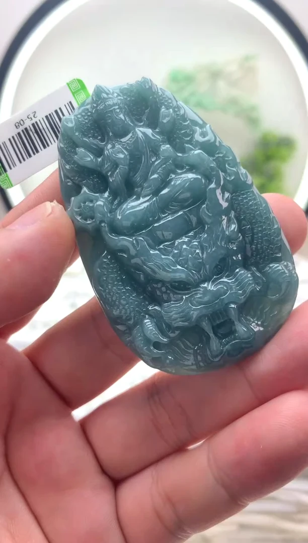 颈饰未镶嵌翡翠千手观音