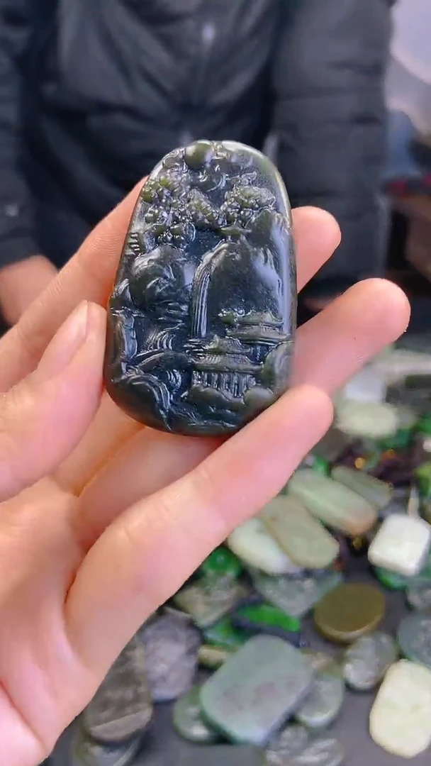 颈饰未镶嵌和田玉1