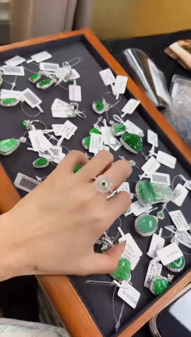 【闪购商品】翡翠戒指18K金镶嵌DFZ0220-10