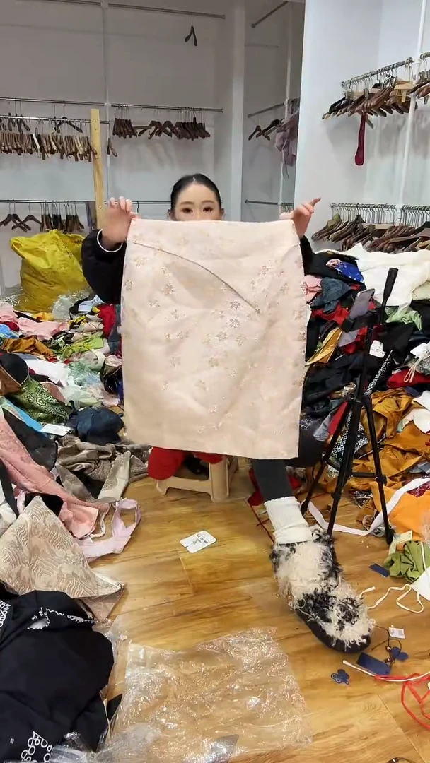 L码        105-115斤   半裙