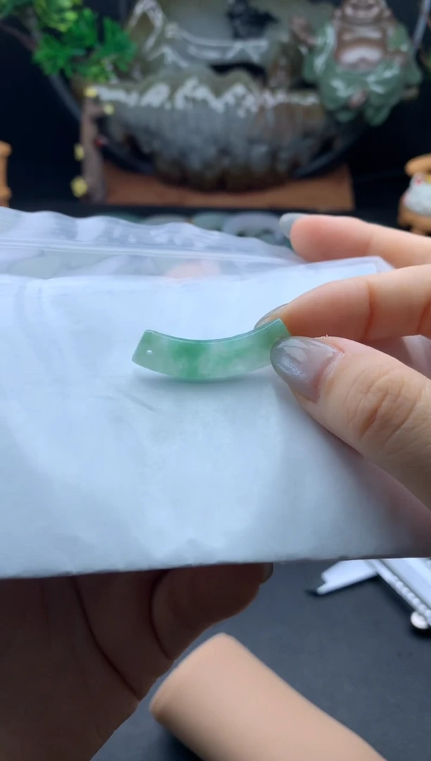 颈饰未镶嵌翡翠玉衡