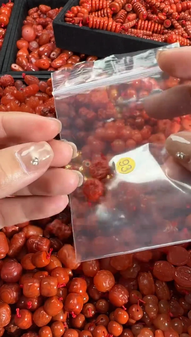 【闪购商品】南红玛瑙颈饰未镶嵌1