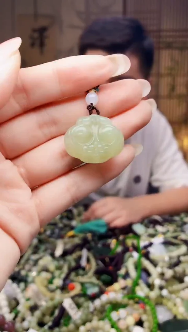 颈饰未镶嵌和田玉多样性发货，拍一发一