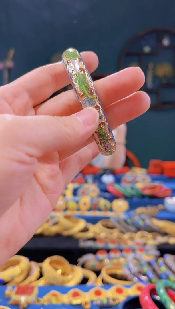 【闪购商品】景泰蓝金地手镯红色