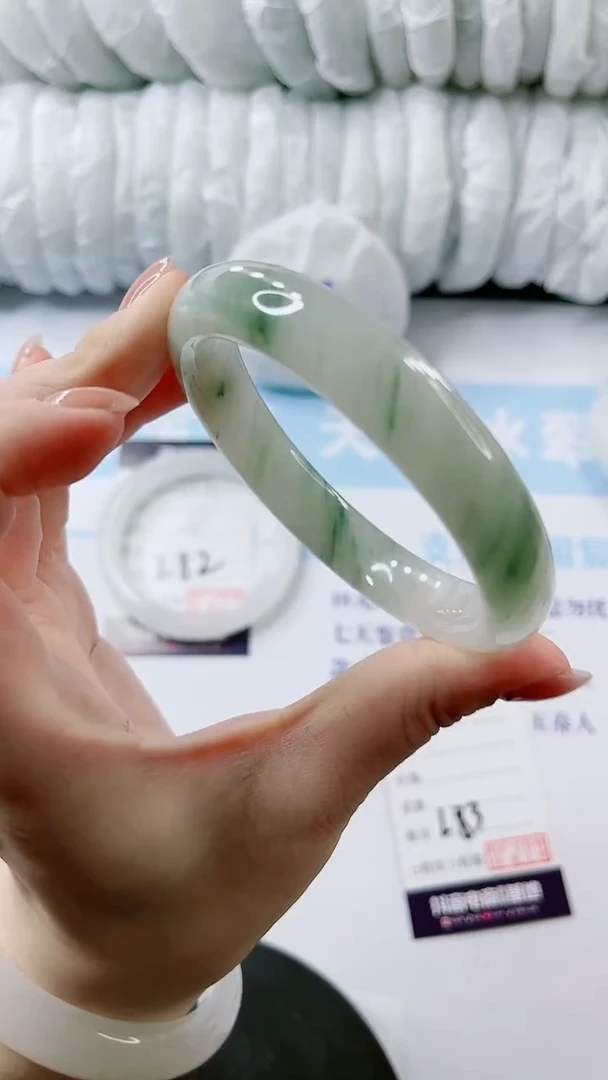 【闪购商品】石英质玉手镯未镶嵌多样性发货L83