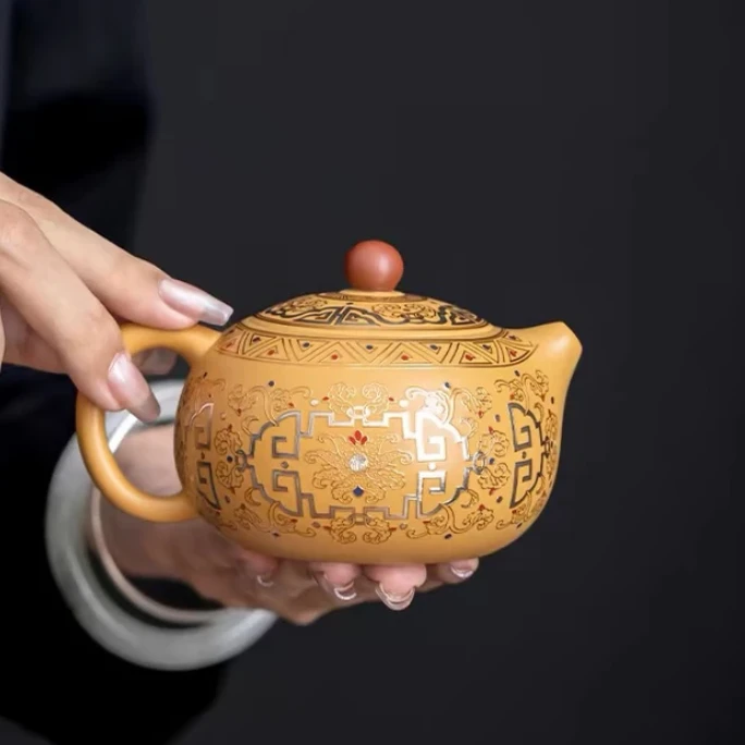 黄金段凤鸣西施壶