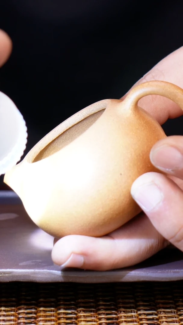 茶壶紫砂汀禾紫砂老黄段《西施》100cc