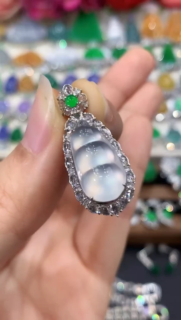 吊坠(不含链)18K金镶嵌翡翠C152