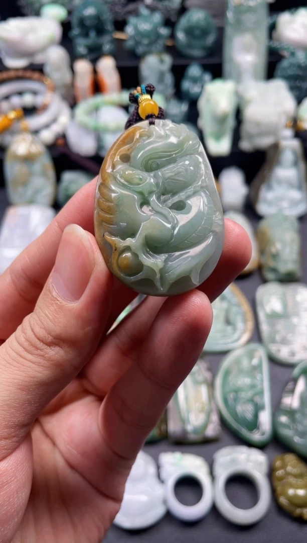 颈饰未镶嵌翡翠27  天然翡翠a货  飞龙在天