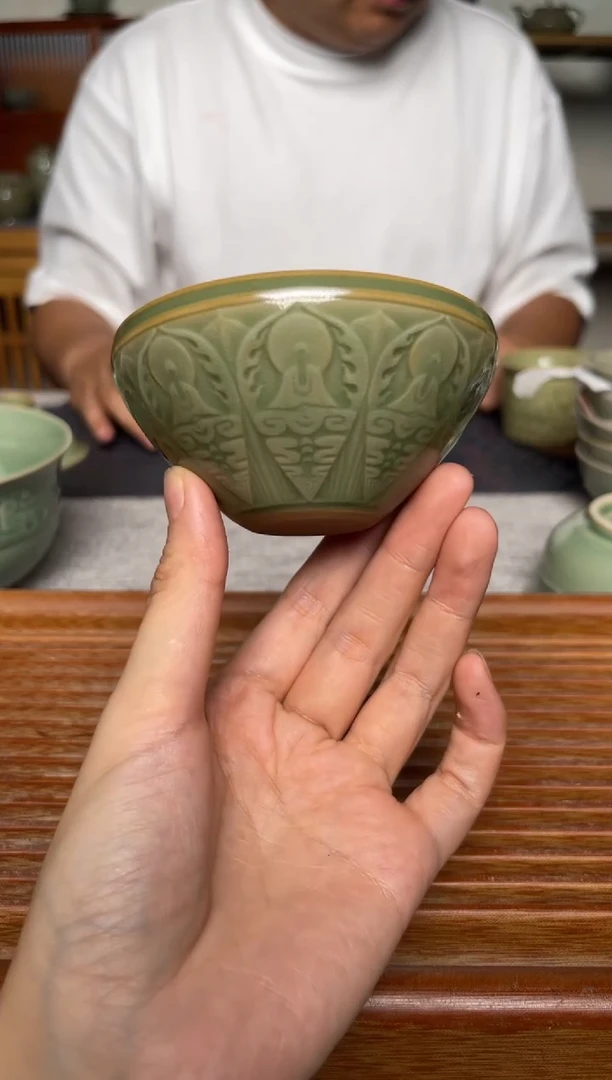 其他耀州窑橄榄绿禅定杯   微瑕
