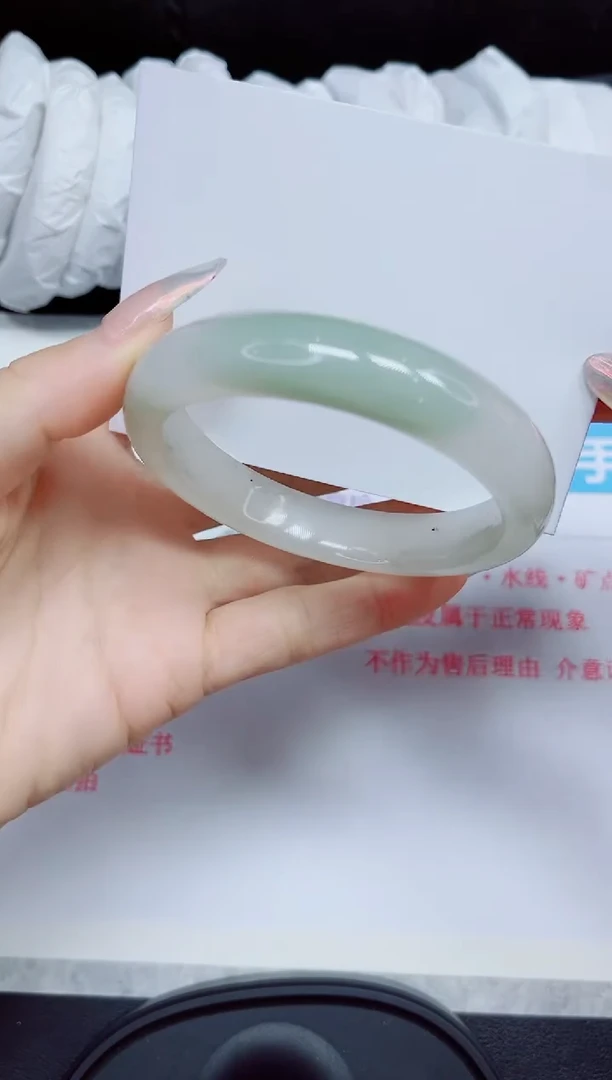 石英质玉手镯未镶嵌29.