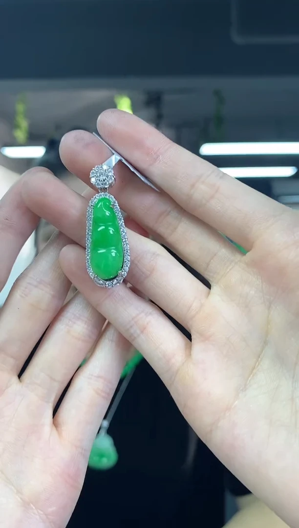 翡翠未镶嵌吊坠(不含链)多样性发其一颜色微差