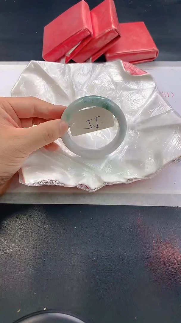 未镶嵌手镯翡翠330