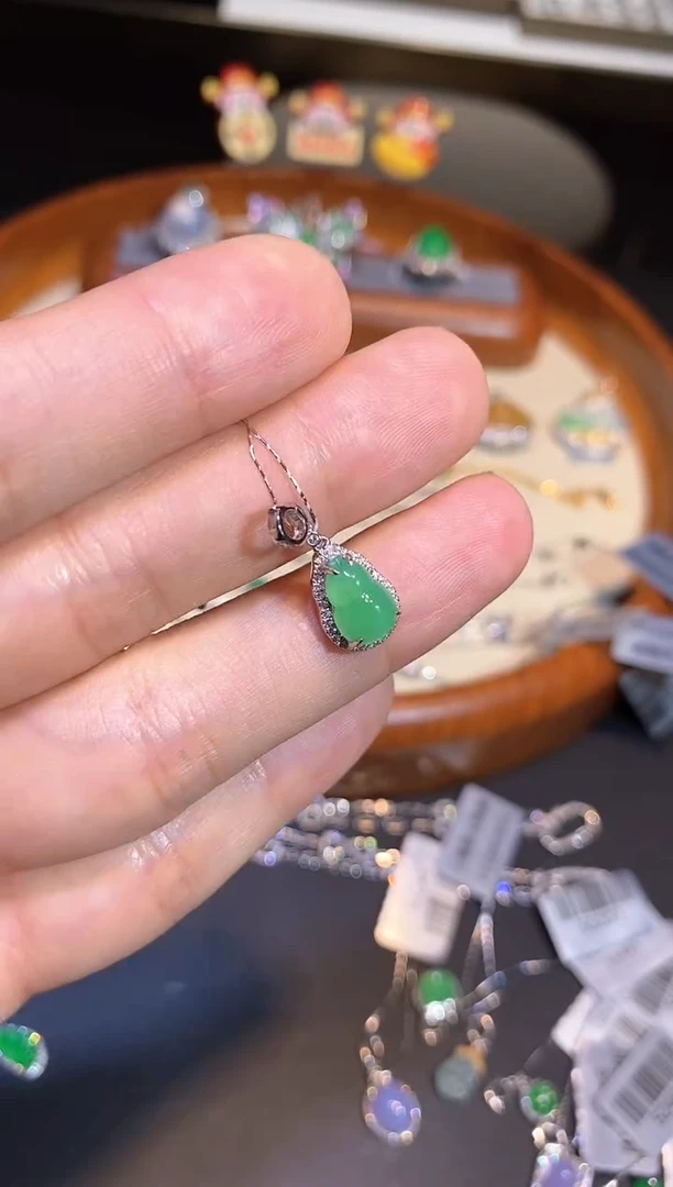 翡翠18K金镶嵌吊坠(不含链)吊坠