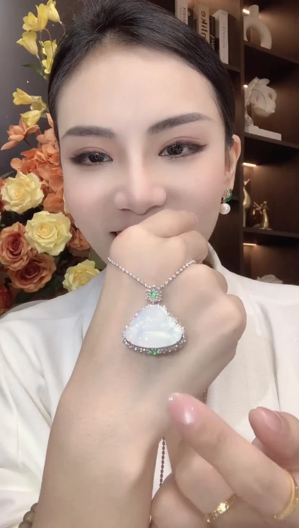 吊坠(不含链)18K金镶嵌翡翠C8