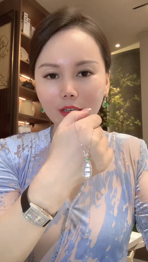 吊坠(不含链)18K金镶嵌翡翠C46