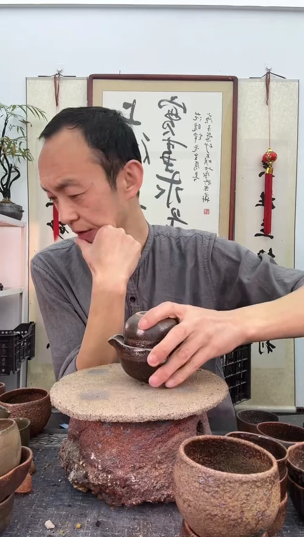 【闪购商品】红色宝瓶180毫升+2个红压手瑕疵