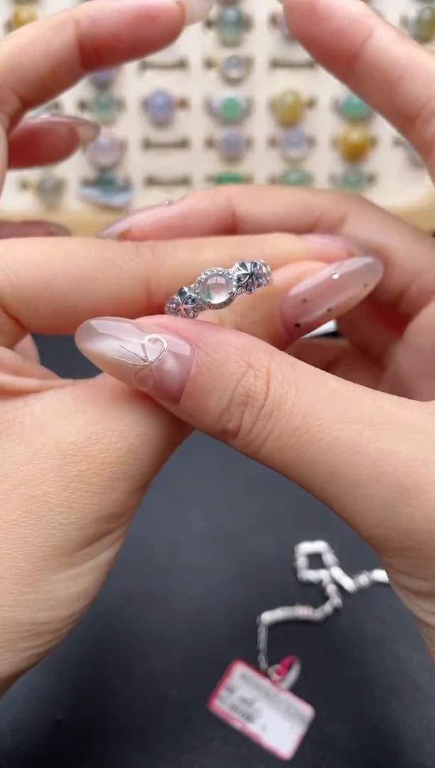 【闪购商品】翡翠戒指银S925镶嵌一物一证一礼盒