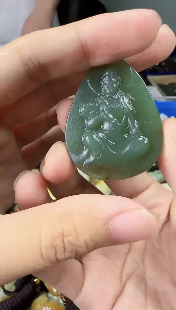 和田玉未镶嵌颈饰1