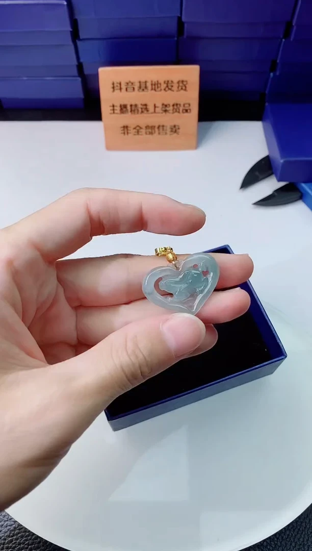 翡翠未镶嵌颈饰11111111