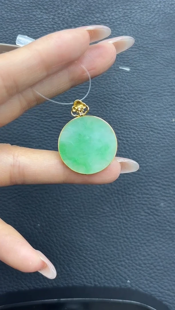 颈饰18K金镶嵌翡翠YM1084-4 无事牌