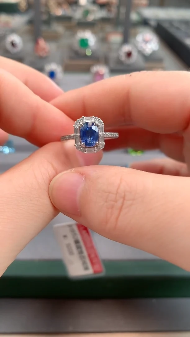 蓝宝石戒指铂Pt950镶嵌蓝宝石两戴款