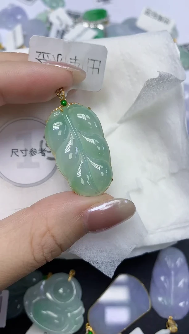 翡翠18K金镶嵌颈饰天然缅甸翡翠A货百元以上9元证书费自理