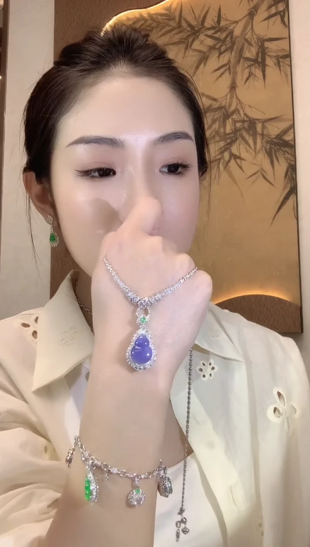 【闪购商品】翡翠吊坠(不含链)18K金镶嵌F13翡翠