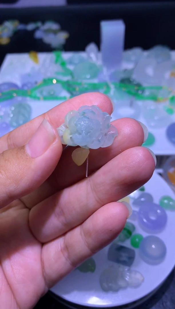 未镶嵌定制翡翠毛货