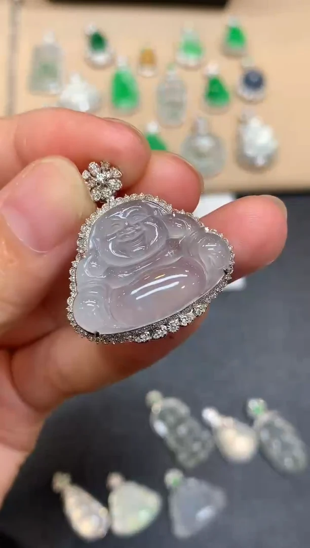 颈饰18K金镶嵌翡翠佛公【无服务费