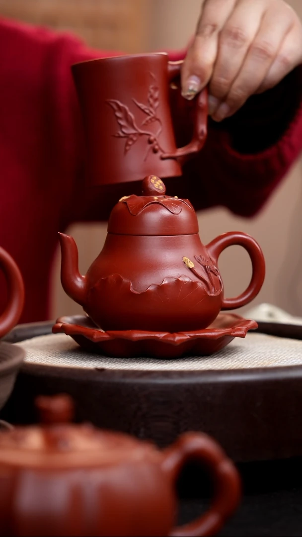【闪购商品】紫砂茶壶朱泥荷花思婷+手把杯+壶承013