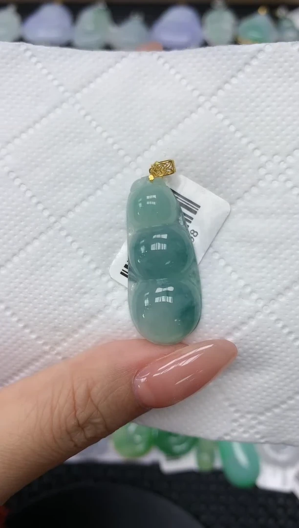 颈饰18K金镶嵌翡翠1111111111