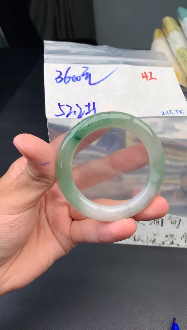 【闪购商品】定制翡翠未镶嵌毛货需精细抛光+42手镯1件+3600元